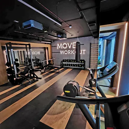 Luxury Design Loft Apartment, , Swimming Pool, Gym , Private Parking Apartment Krakow